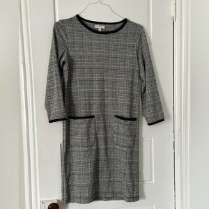 Max Studio Gray and White Sheath Dress Long Sleeve Crew Neck
